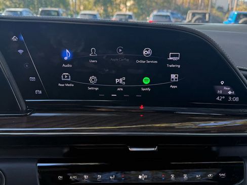 Used 2024 Cadillac Escalade Premium Luxury Platinum image 23