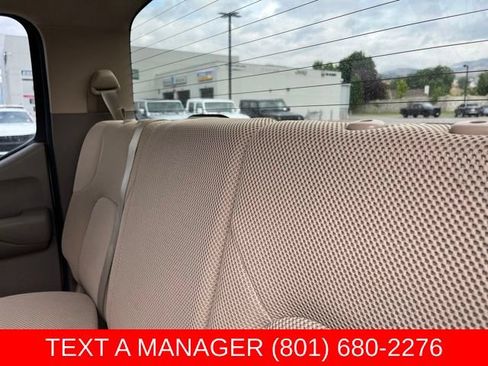 Used 2012 Nissan Frontier SV w/ SV Premium Utility Pkg AWD/4WD image 15