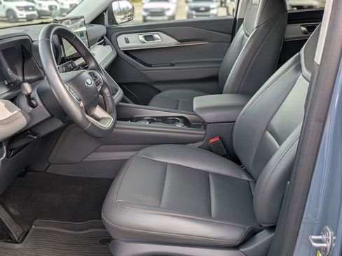 Used 2025 Ford Explorer Active w/ Active Comfort Package image 14