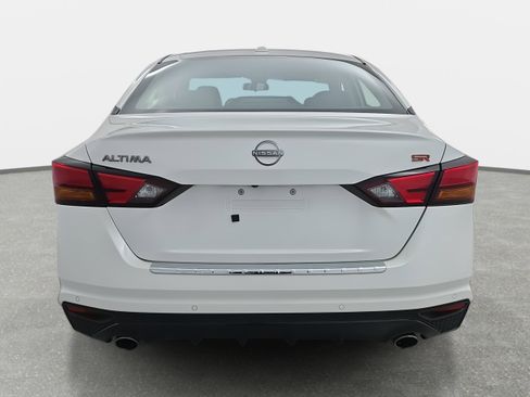 Certified 2023 Nissan Altima 2.5 SR image 6