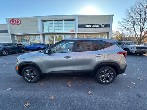 New 2026 Kia Seltos LX image 8