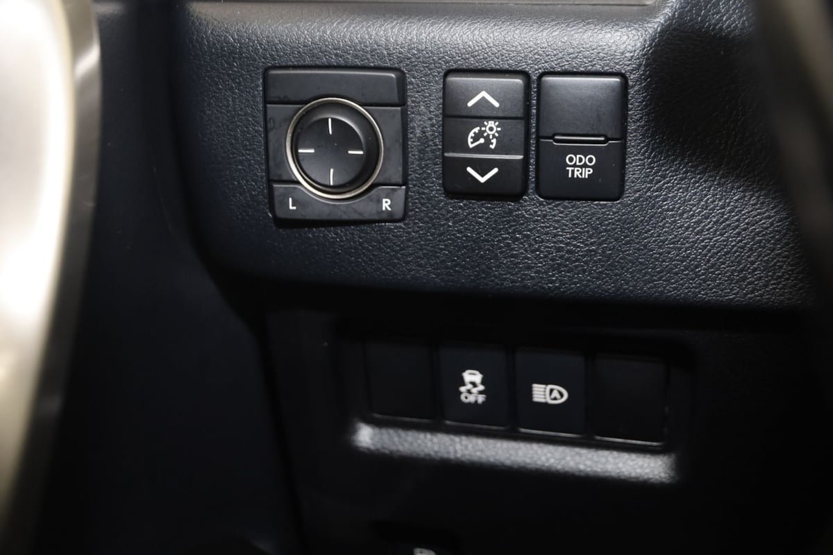 Used 2021 Lexus GX 460 w/ Accessory Package AWD/4WD image 29