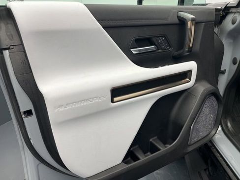 Used 2024 GMC Hummer EV 3X w/ LPO, Sport Package AWD/4WD image 10