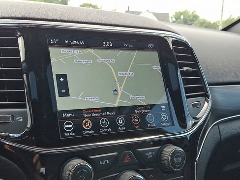 Used 2020 Jeep Grand Cherokee Limited image 16