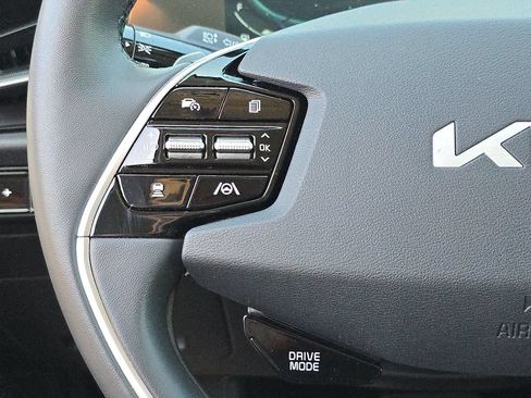 Used 2023 Kia Niro EX FWD image 23