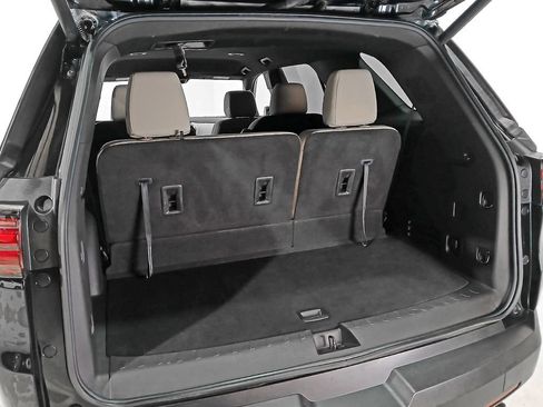 Certified 2023 Chevrolet Traverse LT w/ LPO, Cargo Package AWD/4WD image 7
