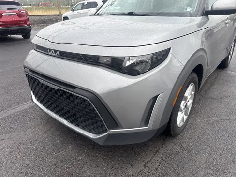 Used 2024 Kia Soul LX w/ Option Group 015 FWD image 10