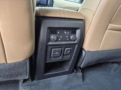 Used 2023 Chevrolet Traverse Premier w/ LPO, Floor Liner Package AWD/4WD image 16