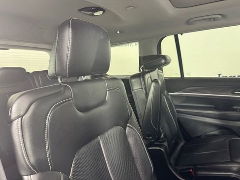 Used 2023 Jeep Grand Cherokee L Limited w/ Luxury Tech Group II image 28