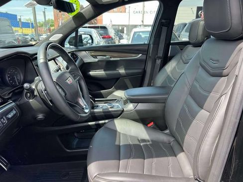 Used 2025 Cadillac XT6 Sport w/ Platinum Package AWD/4WD image 17
