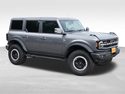 Used 2023 Ford Bronco Outer Banks w/ Sasquatch Package AWD/4WD image 2