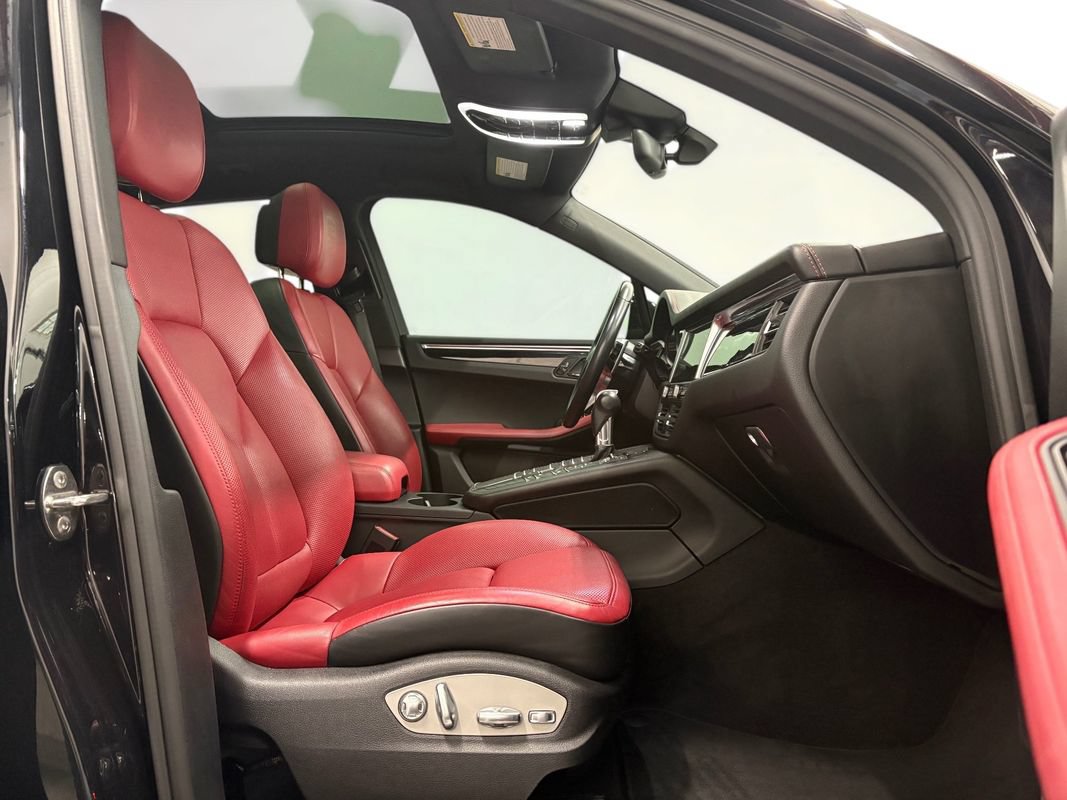 Used 2020 Porsche Macan AWD/4WD image 14