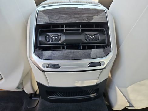 New 2025 BMW 760i xDrive AWD/4WD image 16