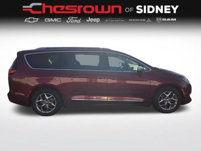 Used 2017 Chrysler Pacifica Limited w/ UConnect Theater Package