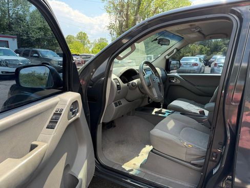 Used 2012 Nissan Frontier SV RWD image 14