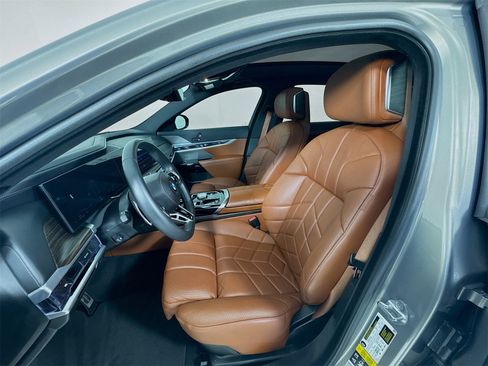 Used 2023 BMW 760i xDrive w/ Luxury Rear Seating Package image 20