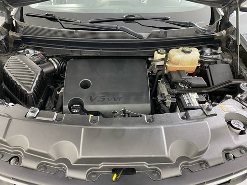 Used 2018 Chevrolet Traverse LT AWD/4WD image 32