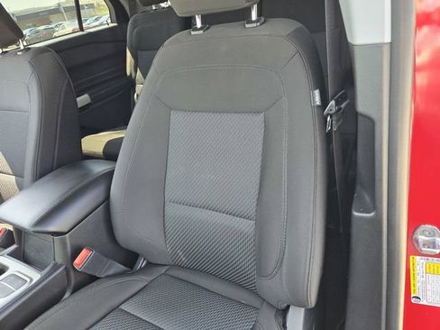Used 2023 Ford Explorer XLT RWD image 14