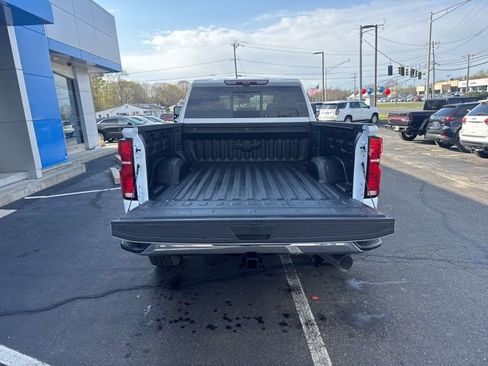 Used 2026 Chevrolet Silverado 2500 LTZ w/ LTZ Premium Package AWD/4WD image 8
