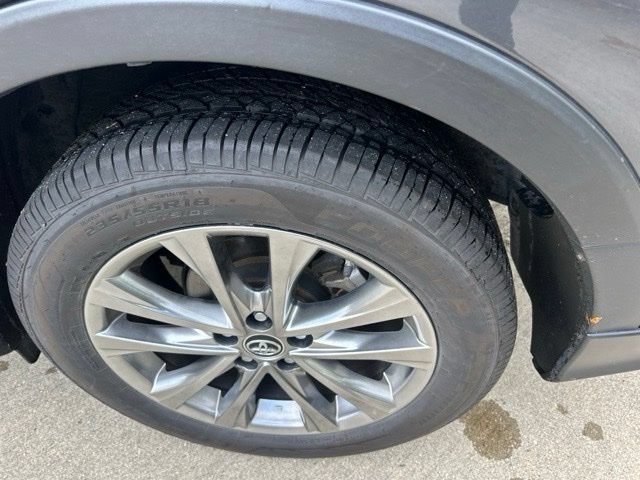 Used 2018 Toyota RAV4 Limited AWD/4WD image 15
