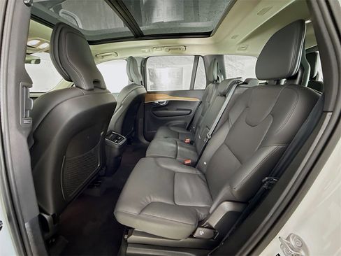 Certified 2025 Volvo XC90 B6 Plus w/ Protection Package Premier image 25