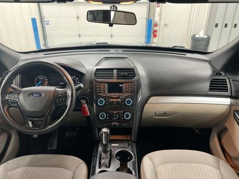 Used 2019 Ford Explorer FWD image 10