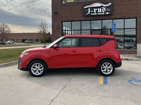 Used 2022 Kia Soul LX w/ Technology Package image 10