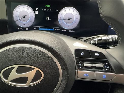 Used 2025 Hyundai Elantra SEL FWD image 42