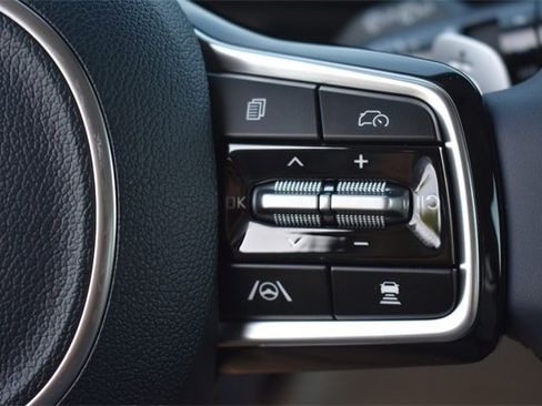 New 2026 Kia Carnival EX image 30