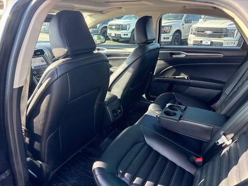 Used 2020 Ford Fusion SEL FWD image 24