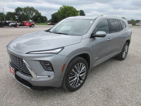 New 2026 Buick Enclave Avenir w/ Super Cruise Package AWD/4WD image 9