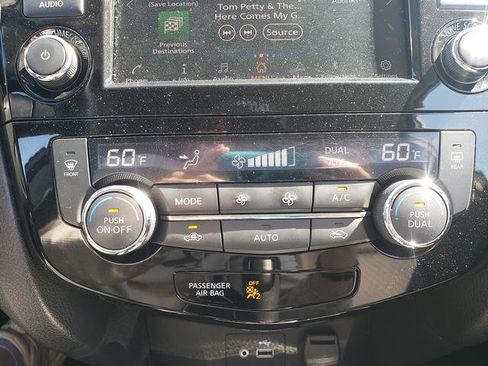 Used 2018 Nissan Rogue SV w/ Sun & Sound Touring Package image 21