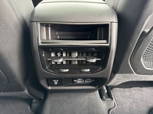 Used 2023 Jeep Grand Cherokee Altitude image 22