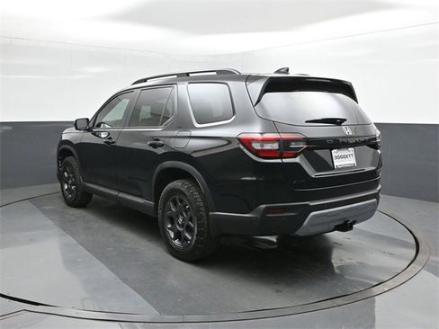 New 2025 Honda Pilot TrailSport image 5