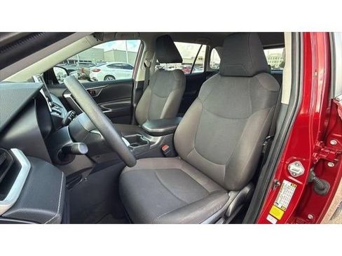 Used 2024 Toyota RAV4 LE AWD/4WD image 15