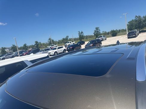 Used 2024 Kia Telluride SX image 9