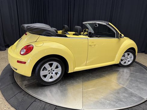 Used 2007 Volkswagen Beetle Convertible image 10