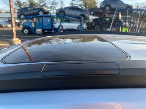 Used 2025 Toyota Corolla Cross XLE image 6