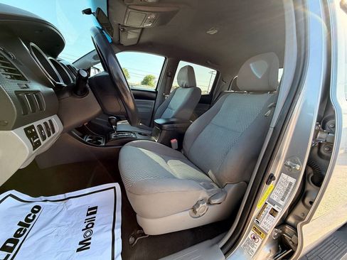 Used 2014 Toyota Tacoma PreRunner w/ Convenience Package RWD image 11