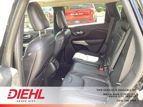Used 2017 Jeep Cherokee Limited AWD/4WD image 19