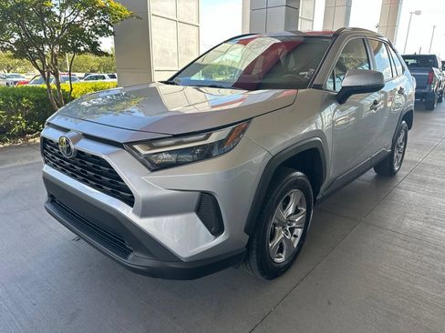 Used 2025 Toyota RAV4 XLE AWD/4WD image 3