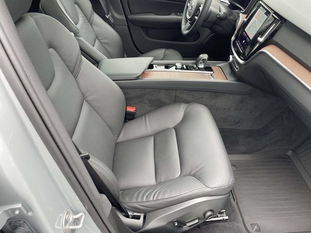 Certified 2024 Volvo V60 B5 Cross Country Plus w/ Climate Package AWD/4WD image 19