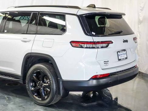 Used 2023 Jeep Grand Cherokee L Laredo AWD/4WD image 10