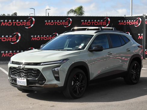 Used 2025 Chevrolet Trax ACTIV w/ Driver Confidence Package image 3