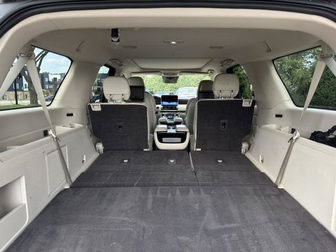 Used 2018 Lincoln Navigator L Reserve w/ Technology Package AWD/4WD image 6