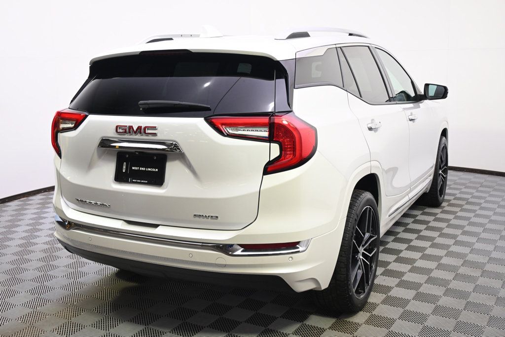 Used 2022 GMC Terrain Denali w/ Denali Premium Package AWD/4WD image 6