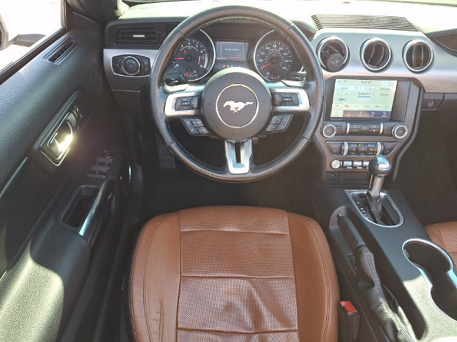 Used 2020 Ford Mustang Premium RWD image 3