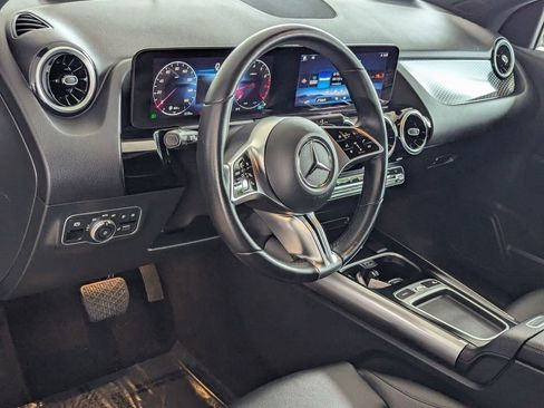 Used 2025 Mercedes-Benz GLA 250 image 12