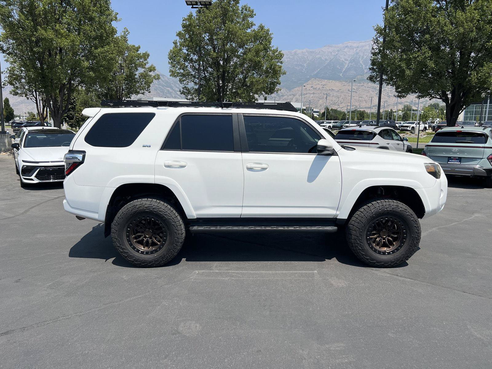 Used 2019 Toyota 4Runner SR5 AWD/4WD image 14