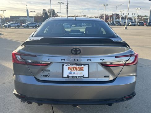 Used 2025 Toyota Camry SE image 5